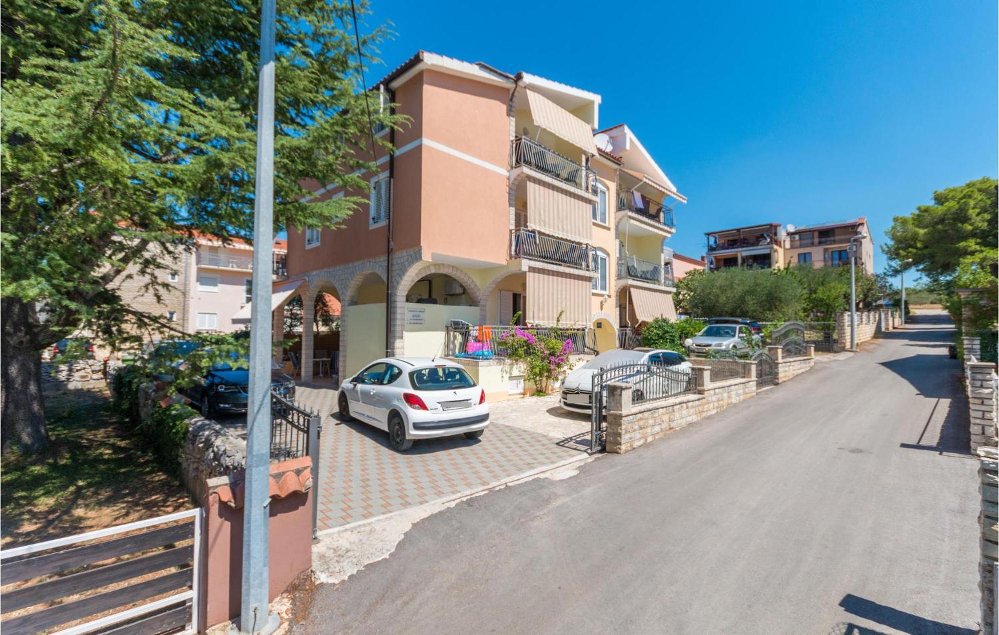 Stunning Apartment In Sveti Filip I Jakov Exterior photo